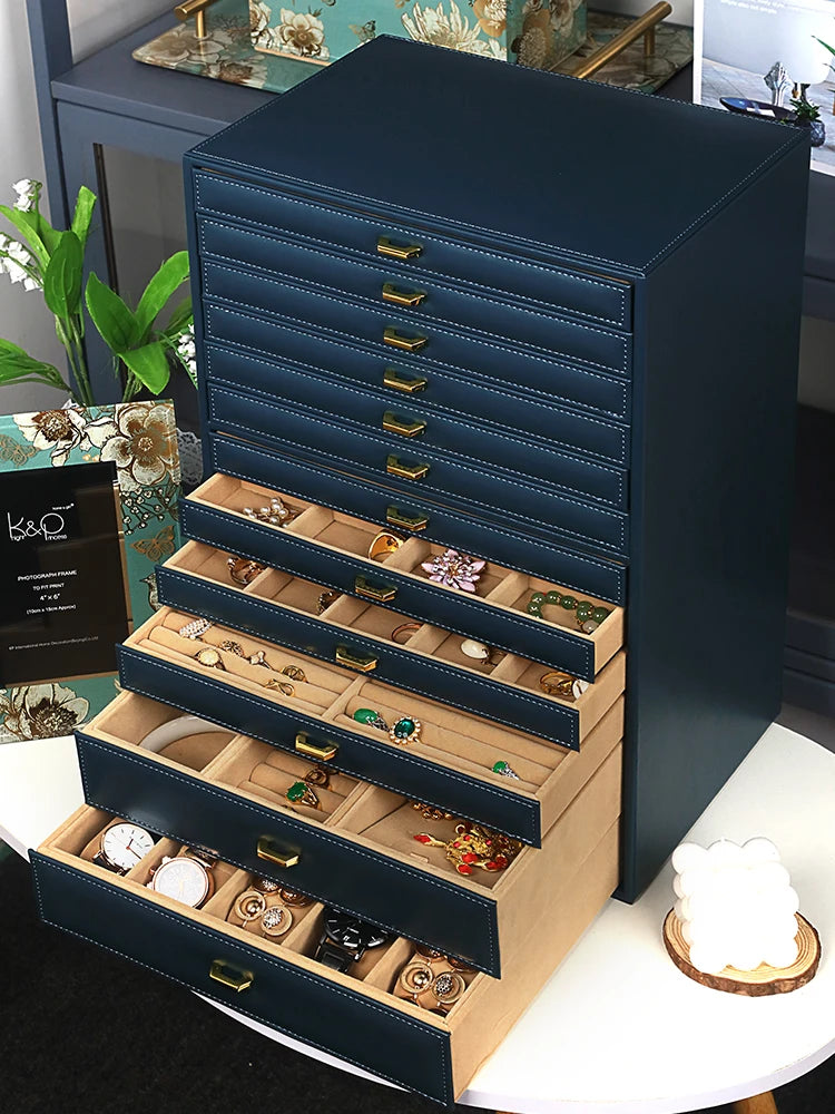 A PU Large Capacity Jewelry Box Organizer Display