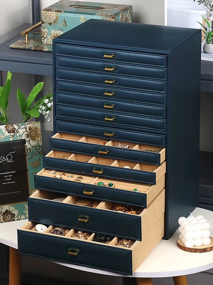 A PU Large Capacity Jewelry Box Organizer Display